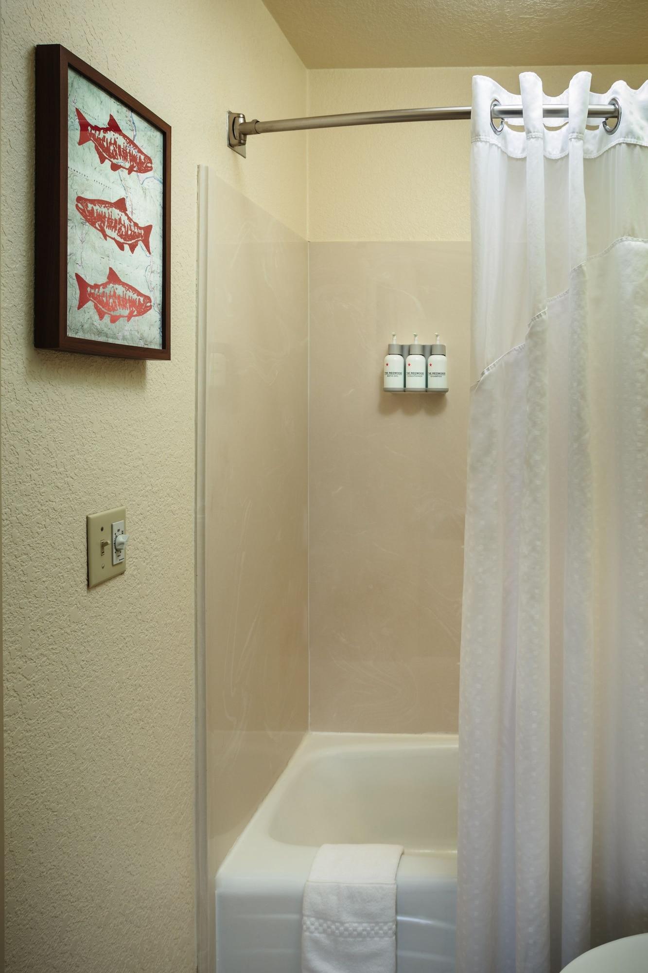 The Redwood Riverwalk, A Boutique Hotel Fortuna Exterior photo