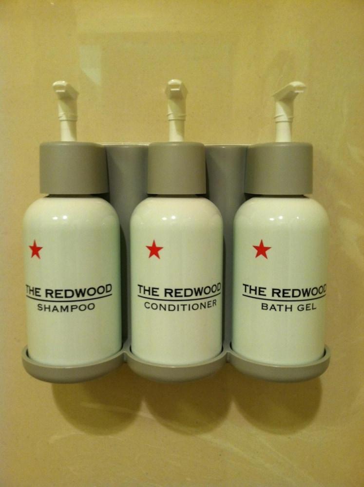 The Redwood Riverwalk, A Boutique Hotel Fortuna Exterior photo