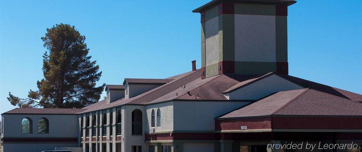 The Redwood Riverwalk, A Boutique Hotel Fortuna Exterior photo