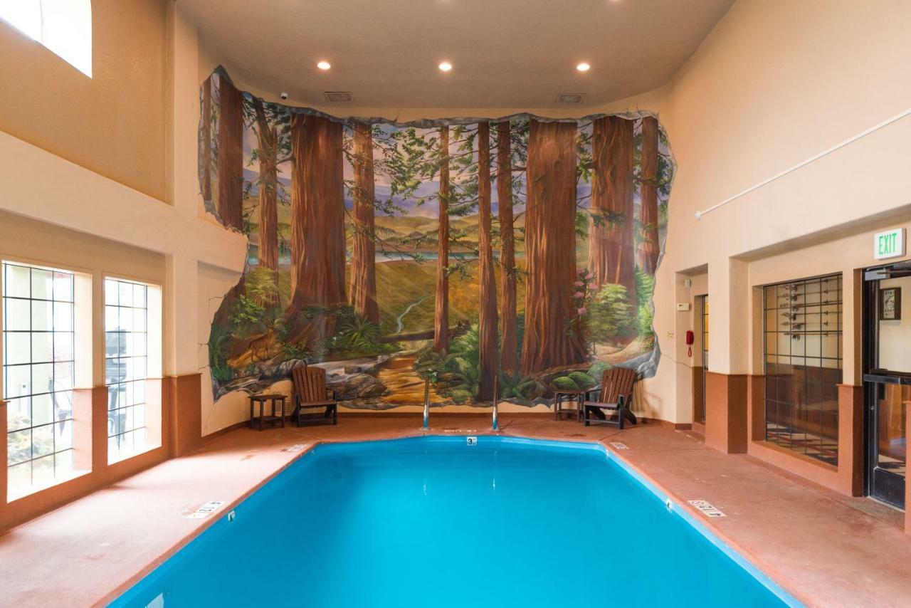The Redwood Riverwalk, A Boutique Hotel Fortuna Exterior photo